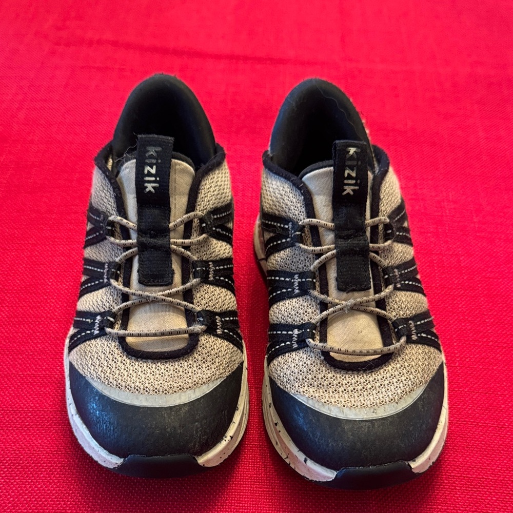 Boy’s Kizik Kids Sneakers - Black and Tan